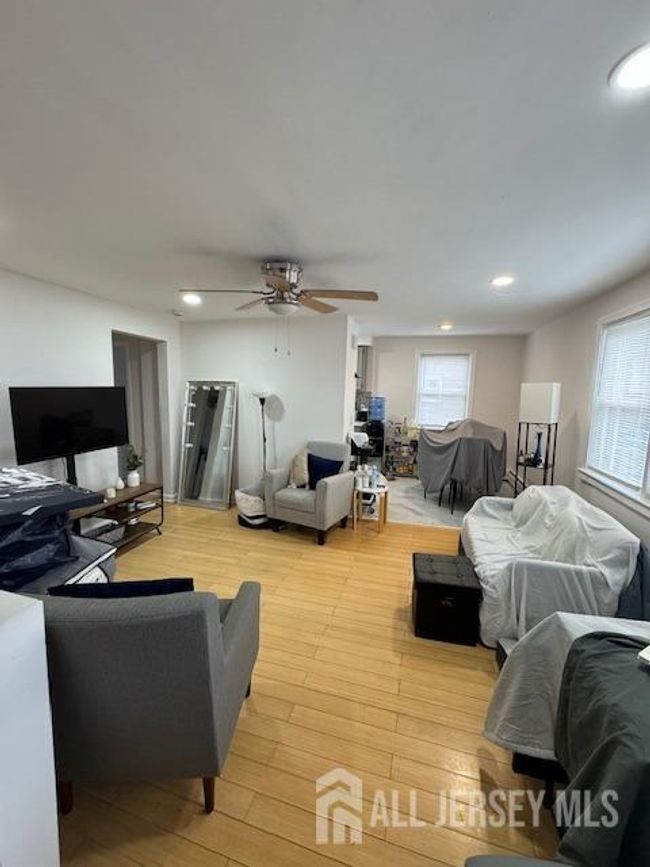 685 Audrey Dr, Condo with 2 bedrooms, 1 bathrooms and null parking in RAHWAY NJ | Image 8