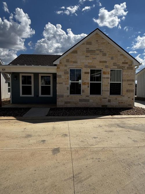 101-802 S Creek St, Fredericksburg, TX, 78624-4888 | Card Image