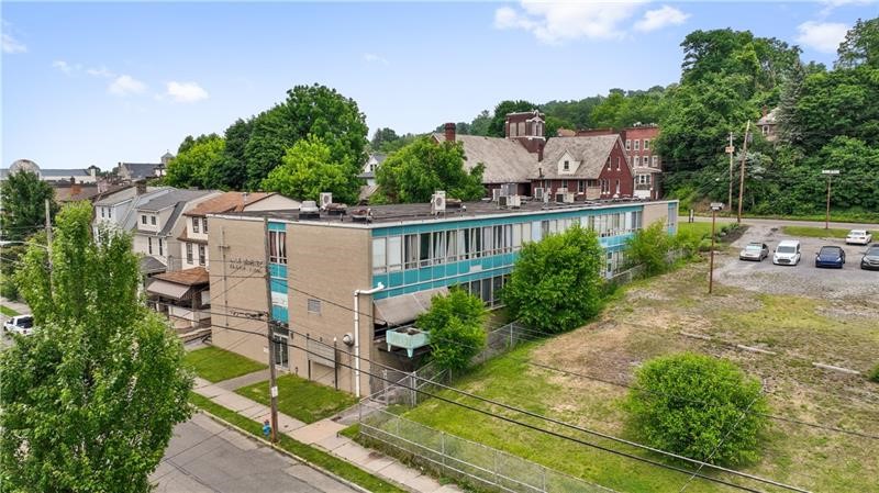 Commercial Lease in Ambridge 3