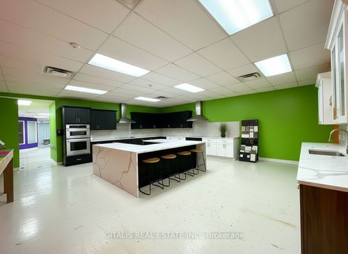 1165 Weston Rd, York, ON, M6M4P5 | Card Image