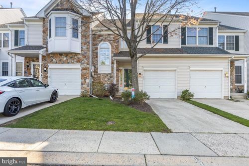 24 Farmington Ct, Bordentown, NJ, 08505-3184 | Card Image