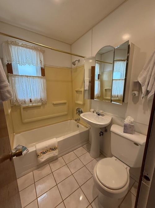 2521 Dakota Road, Waukegan, IL, 60087 | Card Image