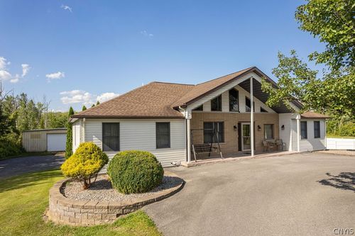 8456 Fergerson Rd, Cicero, NY, 13039-9750 | Card Image