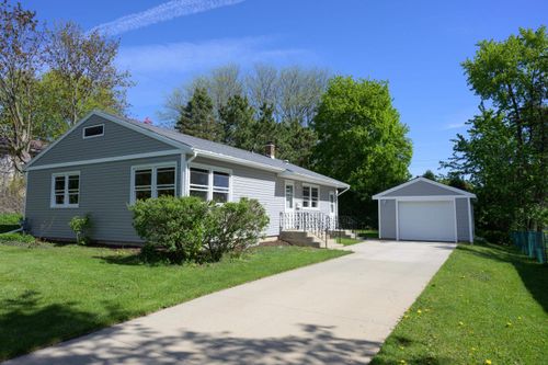122 Gary Ct, Sun Prairie, WI, 53590-2310 | Card Image