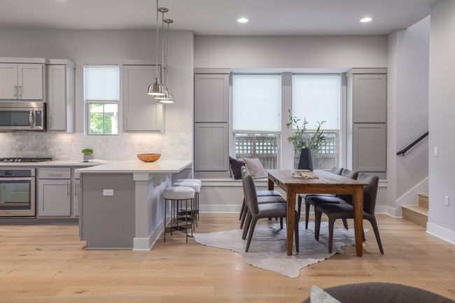 2513 Moreno St, House other with 4 bedrooms, 4 bathrooms and 2 parking in Austin TX | Image 6