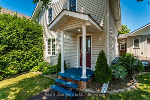 17 Peel St, Penetanguishene, ON, L9M1A5 | Card Image
