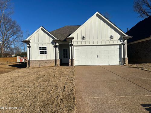 240 Flower Garden Dr, Southaven, MS, 38671-1050 | Card Image