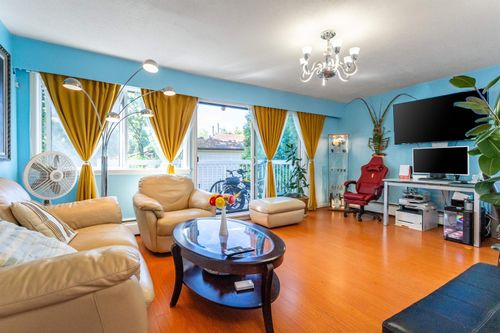 212-8020 Ryan Rd, Richmond, BC, V7A2E5 | Card Image
