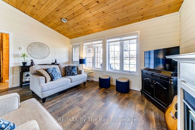 30 Cabin Cres, House other with 3 bedrooms, 1 bathrooms and 2 parking in Wasaga Beach ON | Image 17