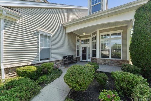 48 Encore Blvd, Eastport, NY, 11941-1623 | Card Image