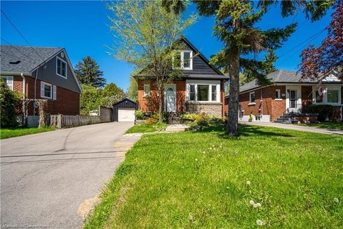 lower-42 E 41st St, Hamilton, ON, L8T2Z2 | Card Image