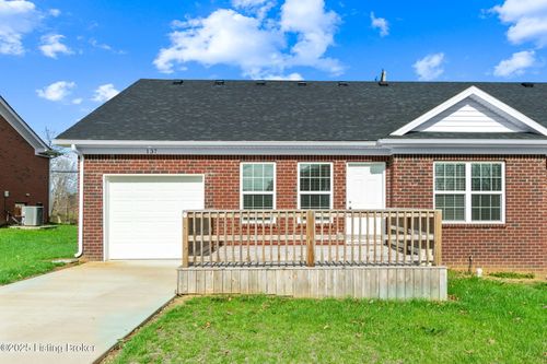 137 Meadow Park Ct, Mt Washington, KY, 40047-6460 | Card Image
