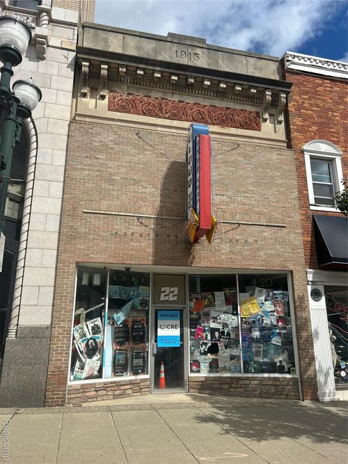 22 N Saginaw St, Pontiac, MI, 48342-2110 | Card Image