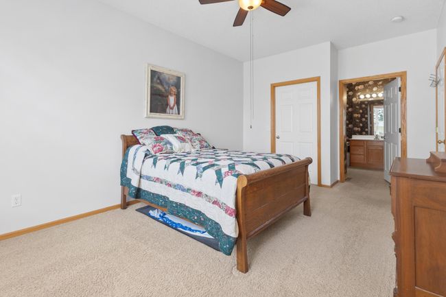 Walk-in closet and 3/4 ensuite. | Image 13