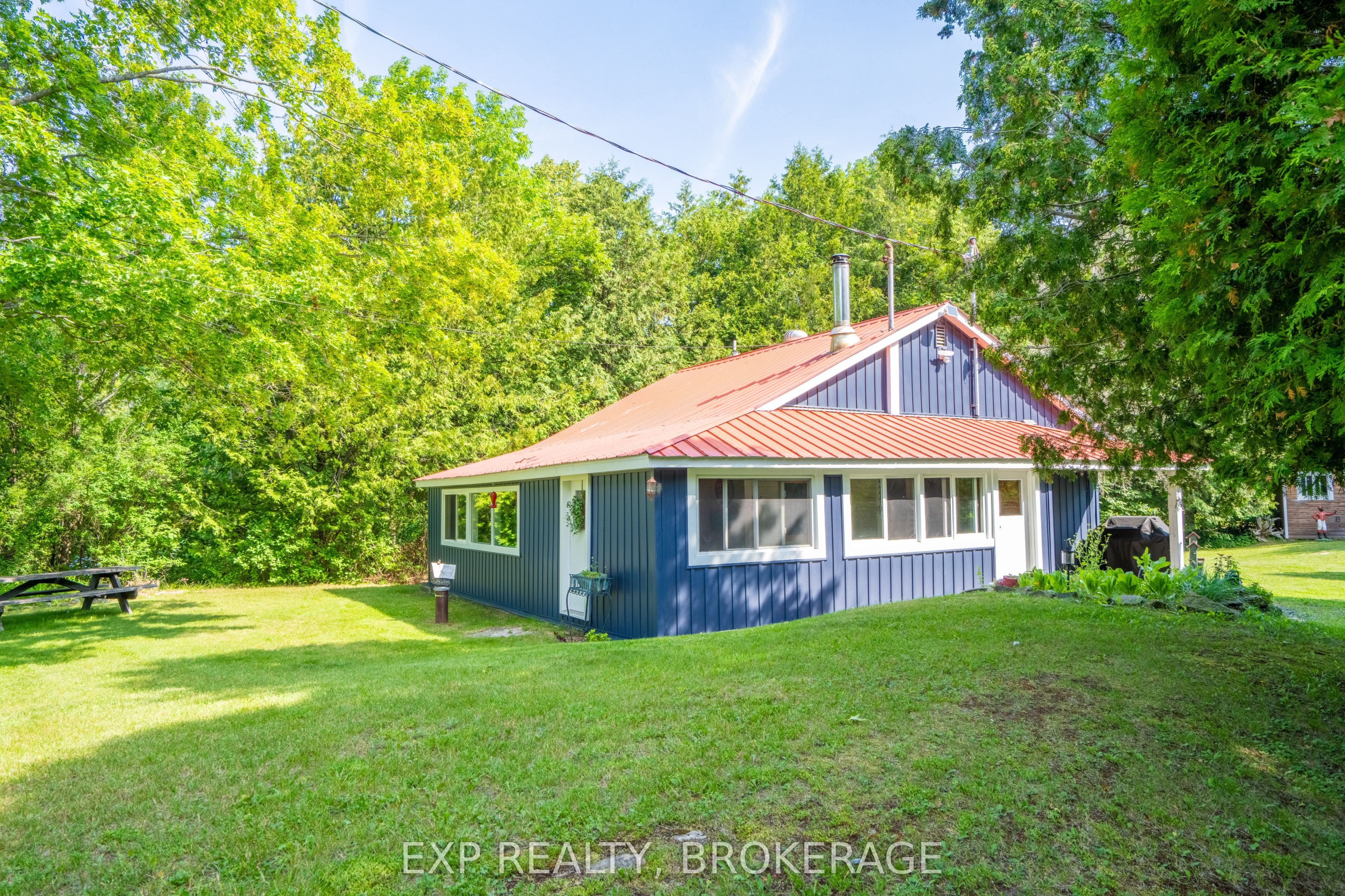 Residential in Frontenac 2