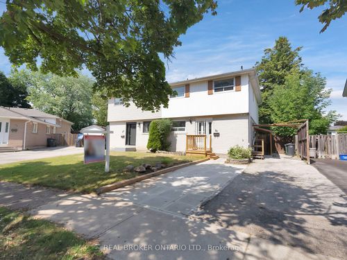 51 Newstead Cres, Brampton, ON, L6V2A8 | Card Image