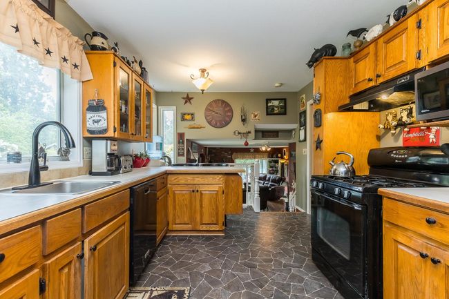 10945 Shaw Street, House other with 3 bedrooms, 3 bathrooms and 8 parking in Mission BC | Image 6