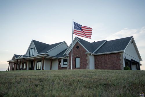 5721 Nw Humphrey Rd, Topeka, KS, 66618-5310 | Card Image