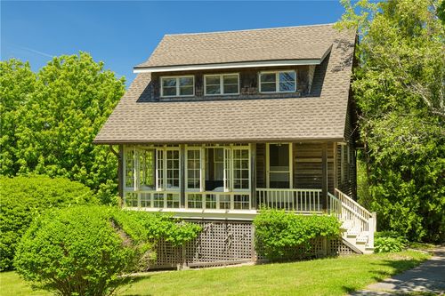 6 Chapel Ln, Westerly, RI, 02891-5706 | Card Image