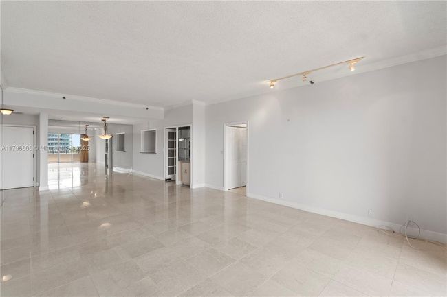 APT-633 - 201 Crandon Blvd, Condo with 2 bedrooms, 2 bathrooms and null parking in Key Biscayne FL | Image 14