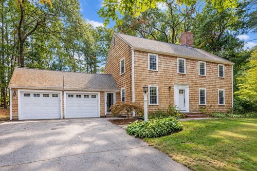 49 Old County Rd, Hingham, MA, 02043-3574 | Card Image