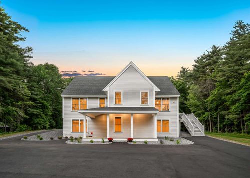 427 Middle Rd, Brentwood, NH, 03833-6109 | Card Image