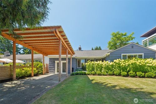 11409 34th Ave Sw, Seattle, WA, 98146-1821 | Card Image