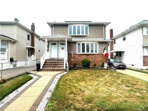 66 Marina Rd, Island Park, NY, 11558-1007 | Card Image