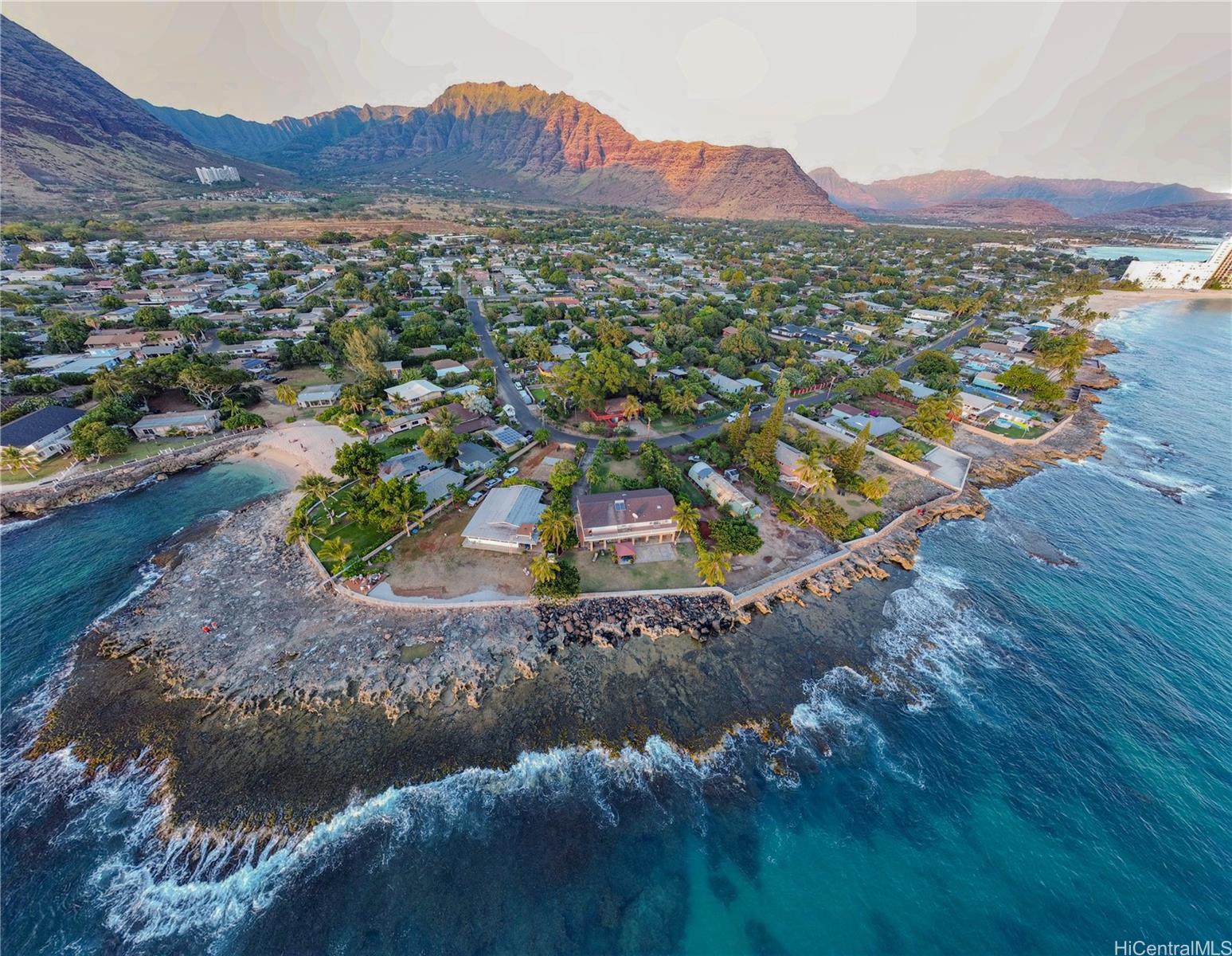 Upena St, Waianae, HI 96792