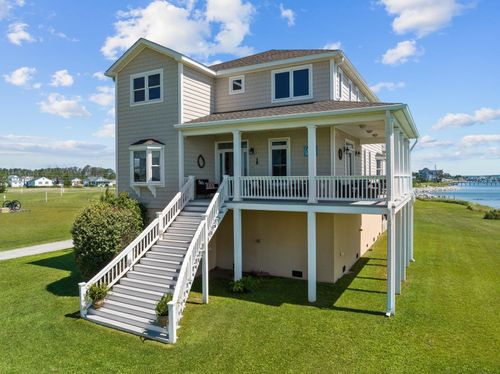 215 Mollie Lewis Rd, Davis, NC, 28524-7013 | Card Image