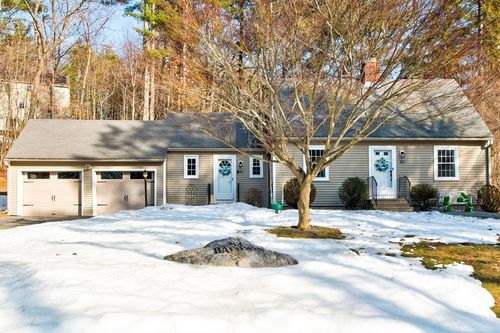 83 Richardson Dr, Fitchburg, MA, 01420-1515 | Card Image