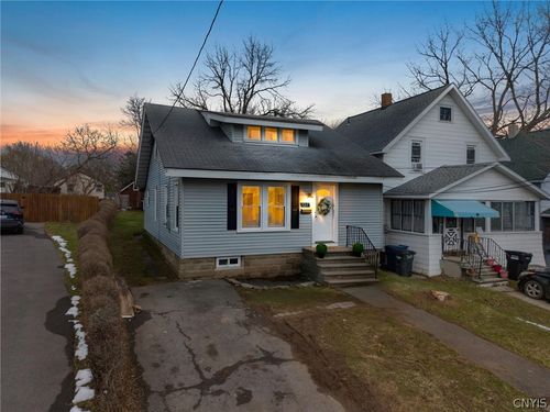 127 Schuler St, Syracuse, NY, 13203-3003 | Card Image