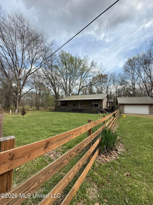 4068 Six Mile Rd, Crystal Springs, MS, 39059-8622 | Card Image