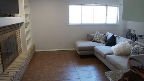 709 Briarcrest Dr, Midwest City, OK, 73110-1619 | Card Image