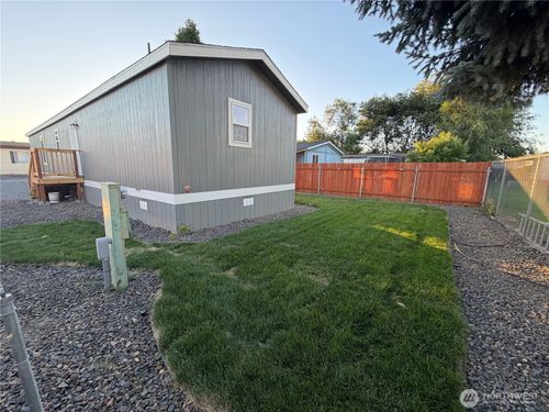 39-105 W Washington Ave, Yakima, WA, 98903-1471 | Card Image