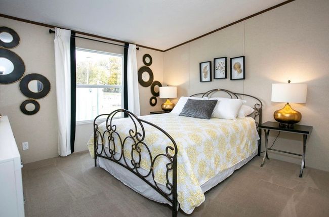 featuring ornamental molding | Image 13