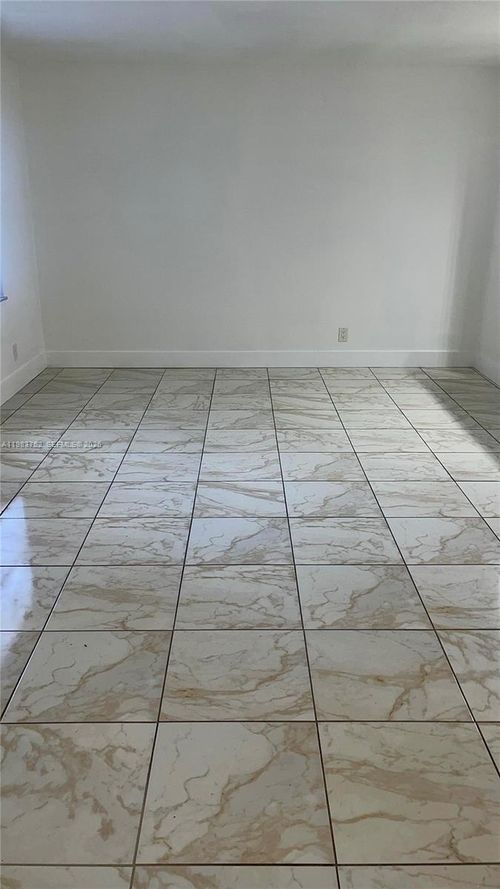 apt-b101-18101 Nw 68th Ave, Hialeah, FL, 33015-3990 | Card Image