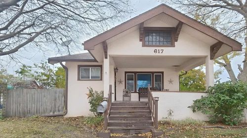 617 E Charles St, Oelwein, IA, 50662-1945 | Card Image