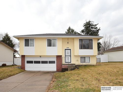 421 Sante Fe Trl, Lincoln, NE, 68521-3249 | Card Image