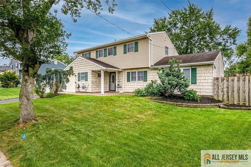 16 Barlow Rd, Edison, NJ, 08817-3060 | Card Image