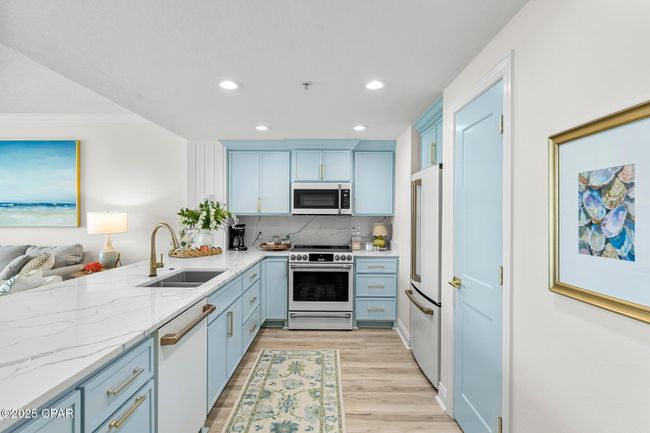 1105 - 17281 Front Beach Rd, Condo with 1 bedrooms, 2 bathrooms and null parking in Panama City Beach FL | Image 17
