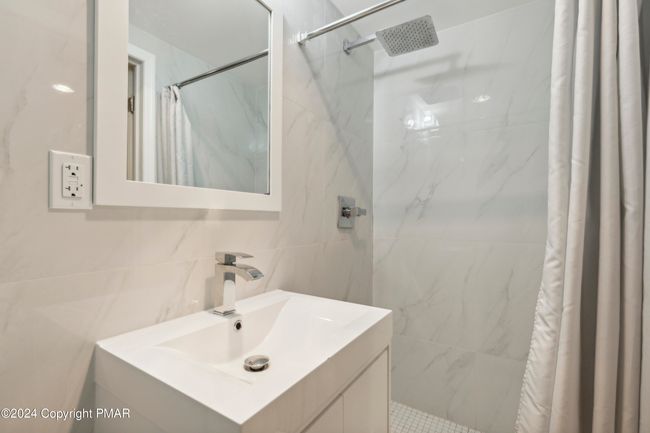 25-37 Summit Wind Drive25 | Image 20