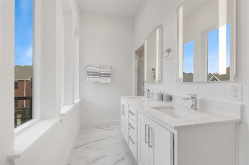 305-3915 N Hall St, Dallas, TX, 75219-3605 | Card Image