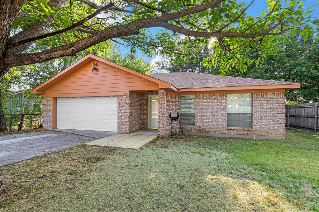 Renfro Dr, Fort Worth, TX 76108