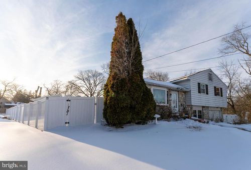 3307 Sheldon Ave, BRISTOL, PA, 19007-6725 | Card Image