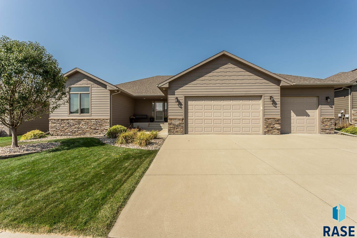 Alpine Ave, Sioux Falls, SD 57110