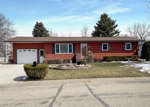 140 2nd Avenue N, Carrington, ND, 58421 | Card Image