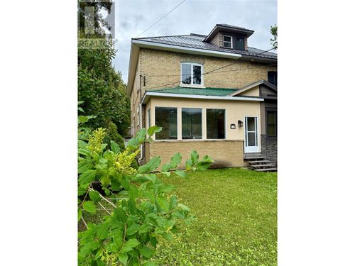 632 4th Ave, Fernie, BC, V0B1M2 | Card Image