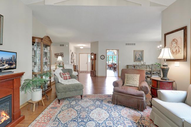 A look back at the foyer and kitchen. | Image 9