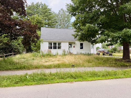 42 Capri St, Brewer, ME, 04412-1337 | Card Image